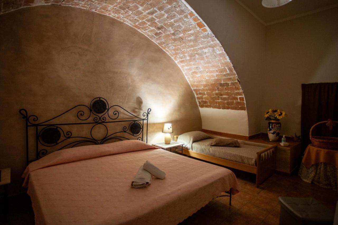Casa Vacanze Fondaco Di Scillato Scillato  Bagian luar foto