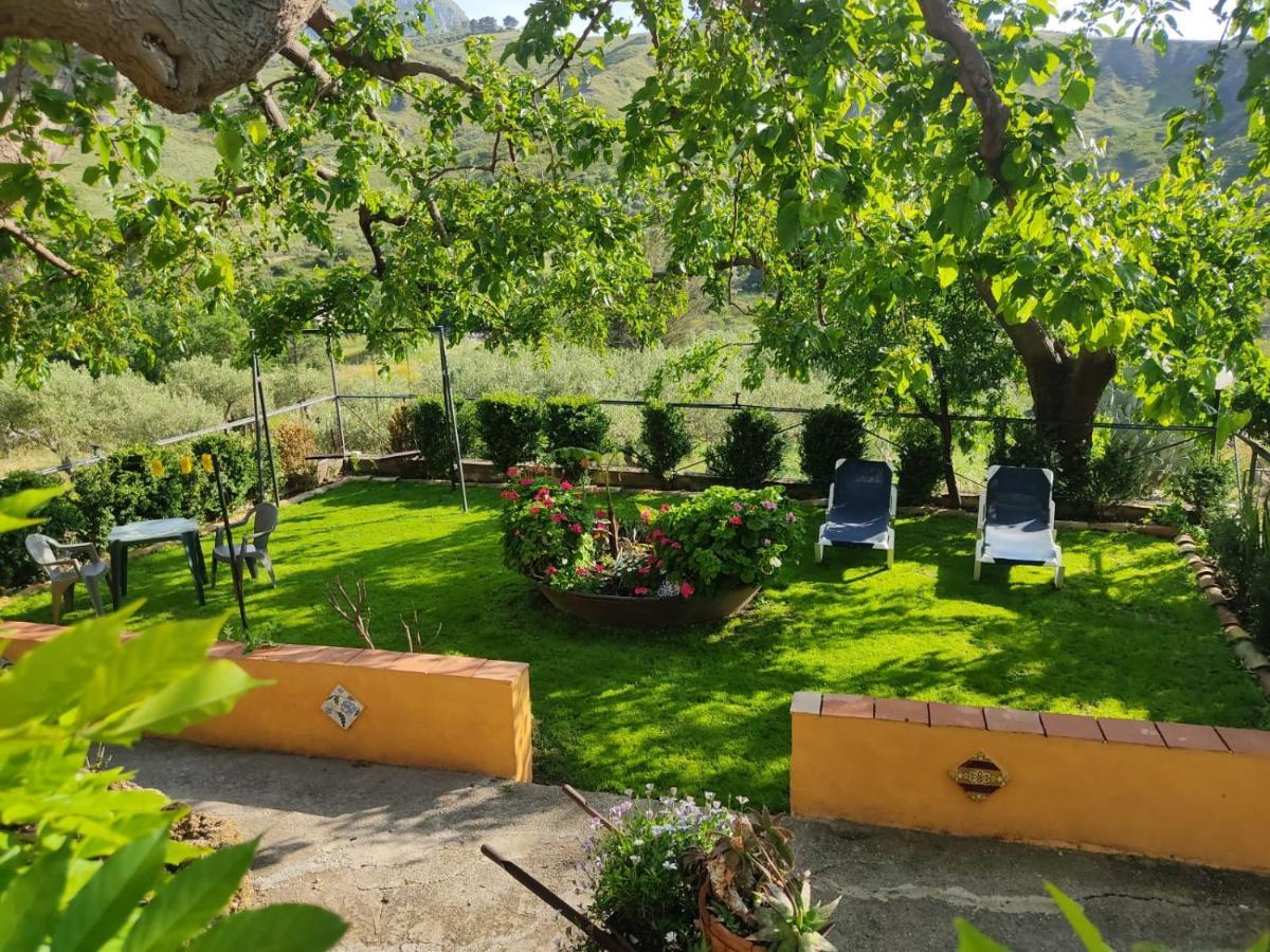 Casa Vacanze Fondaco Di Scillato Scillato  Bagian luar foto